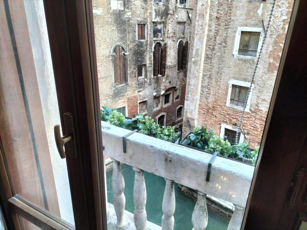 Luxury Apartment Near Rialto Bridge Венеция Екстериор снимка
